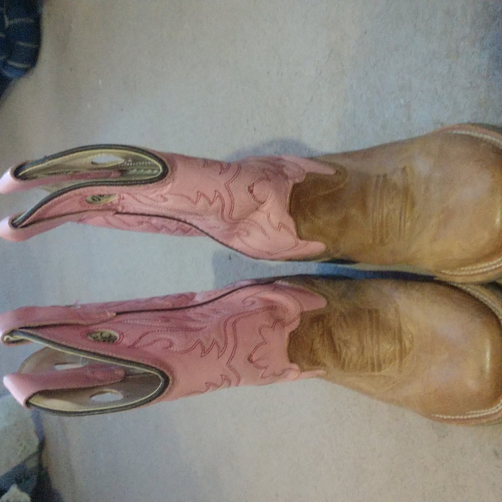 Girls pink boots